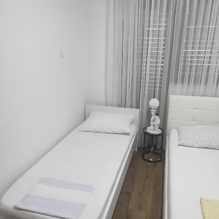 Apartment Kalanj Jadranovo